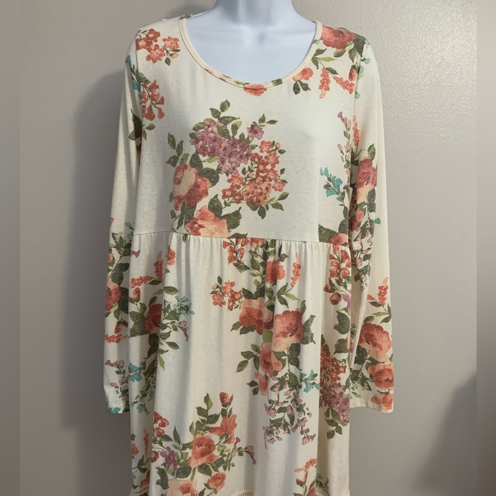 Kye Mi Floral Dress - Picture 2 of 16